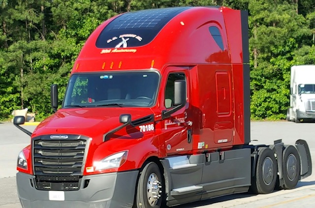 Truck with Solar US Xpress